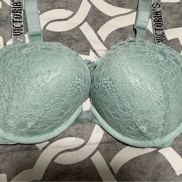 Victoria’s Secret Bombshell Push-Up Bra - Picture 2 of 4